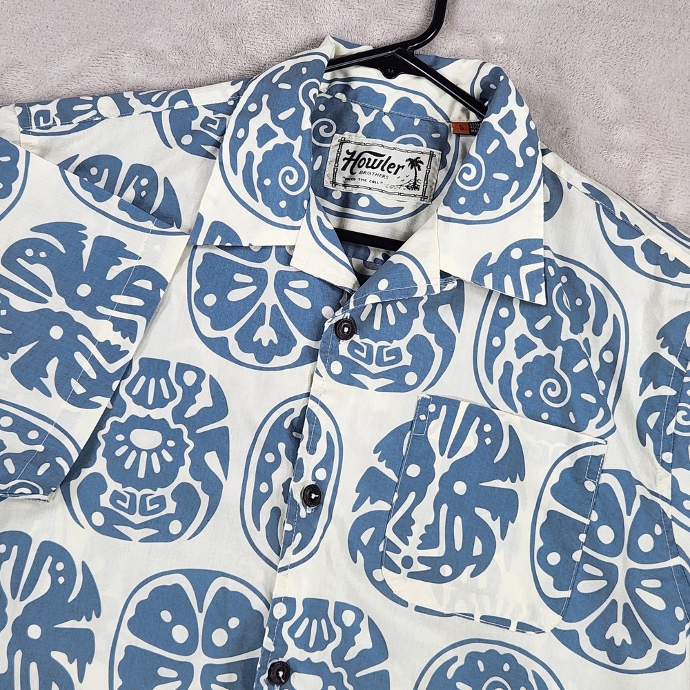 Howler Bros Shirt Mens Small White Blue Hawaiian Camp Tiki Loop Collar